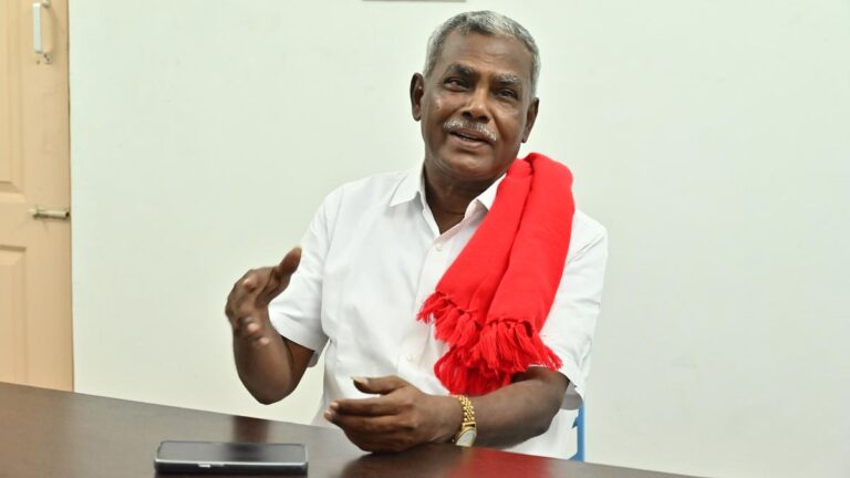 போற போக்கை பார்த்தால்… அதிமுகவை கிண்டல் செய்த சண்முகம்!