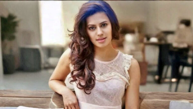 102 கோடி ரூபாய் தங்கம் கடத்தல்… நடிகை ரன்யா ராவ் மீது குற்றப்பத்திரிகை தாக்கல்