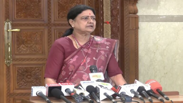 துரோகிகளுக்கு அழிவு காலம் நெருங்கி விட்டது: சசிகலா எச்சரிக்கை!