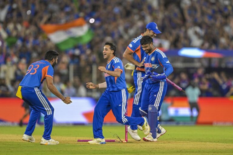 மாபெரும் வரலாற்று சாதனை படைத்த இந்திய கிரிக்கெட் அணி… குவியும் வாழ்த்துகள்!