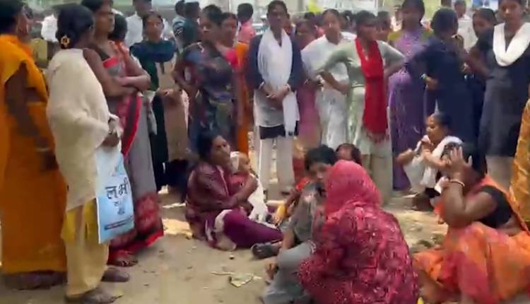 அதிர்ச்சி… பிஹாரில் கோயில் கூட்ட நெரிசலில் சிக்கி 8 பெண்கள் பலி