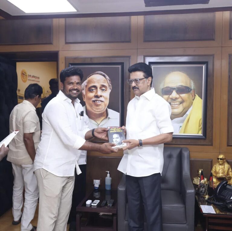 விமானப் பணிப்பெண்ணிடம் அத்துமீறல்: திமுக கவுன்சிலர் அதிரடியாக கைது