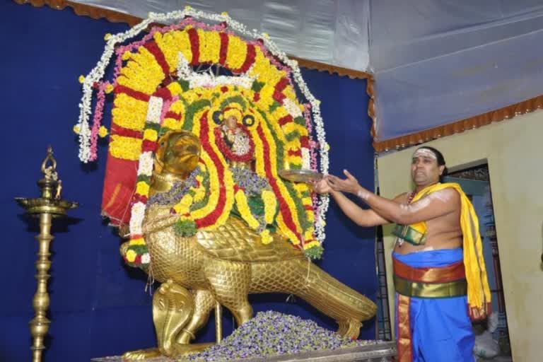 இன்று சனிப்பெயர்ச்சி... திருநள்ளாறு சனிபகவான் கோயிலில் கோலாகலம்