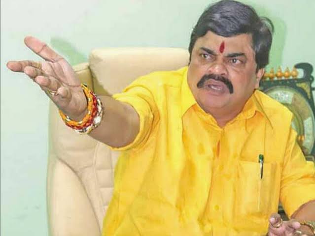 யாரும் வராவிட்டால் விஜய் தனித்து தான் போட்டியிட வேண்டும்… ராஜேந்திர பாலாஜி!