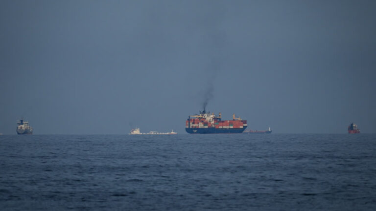 எரிவாயு தட்டுப்பாடு நீங்குகிறது: ஹோர்முஸ் நீரிணையை கடக்க இந்திய கப்பல்களுக்கு அனுமதி