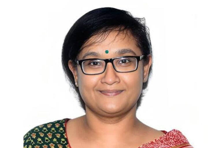 எச்சரிக்கை...வாக்குச்சாவடி மையங்களுக்கு செல்போன் கொண்டு செல்ல தடை: அர்ச்சனா பட்நாயக்!