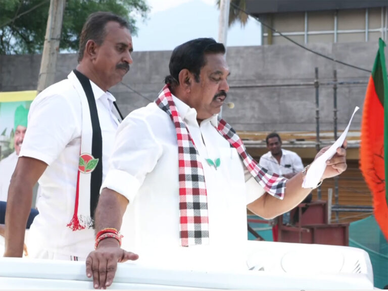 ரோட்ல நடக்க முடியாது: செங்கோட்டையனை எச்சரித்த எடப்பாடி பழனிசாமி!