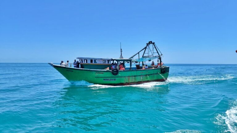 இலங்கை கடற்படை மீண்டும் அட்டூழியம்: ராமேஸ்வரம் மீனவர்கள் 4 பேர் கைது