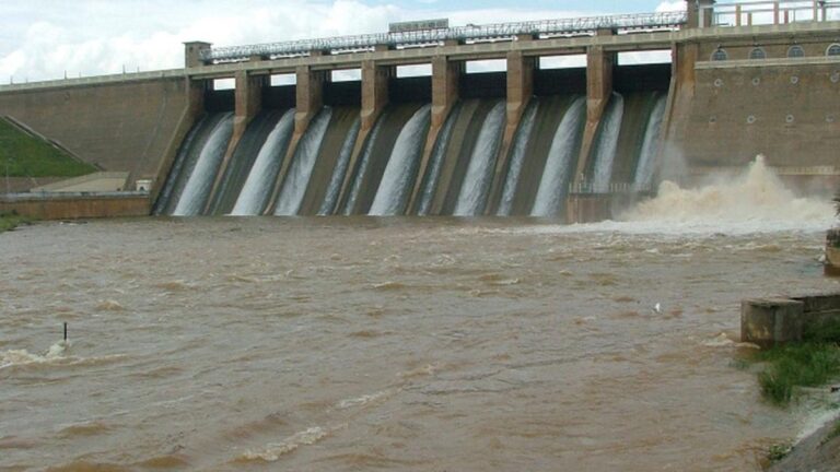 மதுரை சித்திரைத் திருவிழாவிற்காக வைகையில் தண்ணீர் திறப்பு