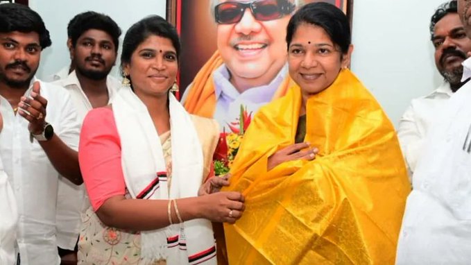 விஜய் காரை மறித்து போராடிய அஜிதா ஆக்னல் திமுகவில் இணைந்தார்