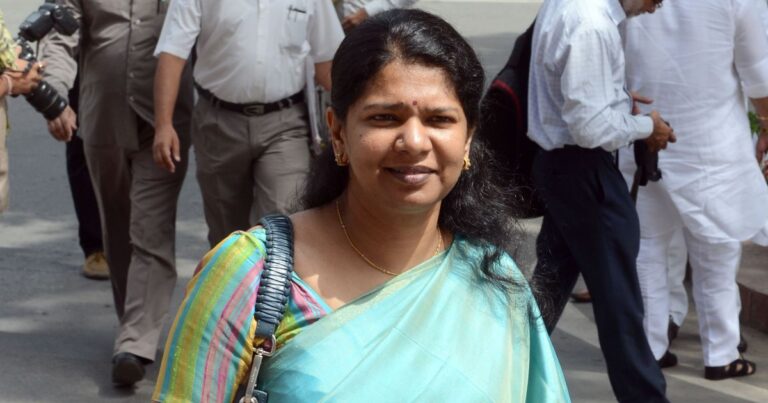தொகுதி மறுவரையறை மசோதா தாக்கல் செய்ய எதிர்ப்பு: கனிமொழி எம்.பி நோட்டீஸ்