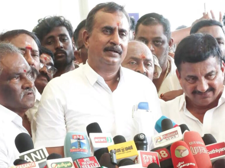 எடப்பாடியை ஓரங்கட்ட முடிவு… வேலுமணி அதிமுக சட்டமன்றக்குழு தலைவர்?