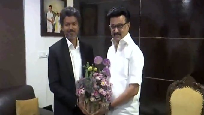 திடீர் பரபரப்பு… திமுக தலைவர் ஸ்டாலின் வீட்டுக்குச் சென்ற முதலமைச்சர் விஜய்