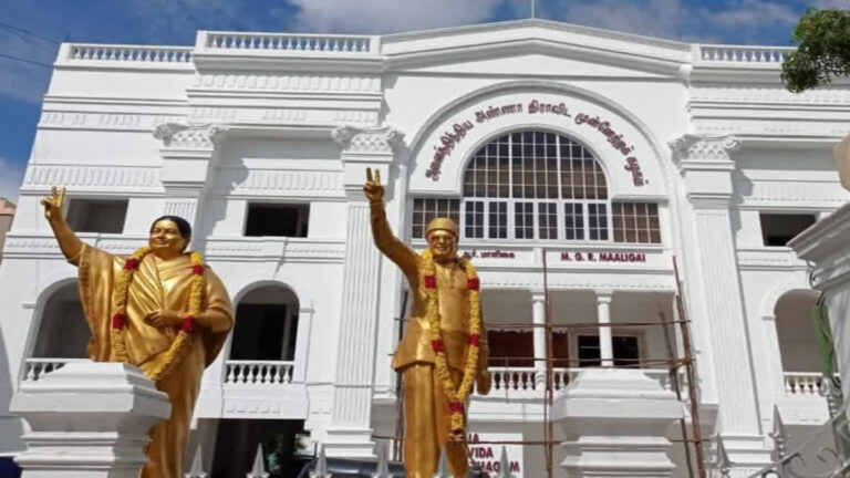 பிஆர் பில்டப் போதும் சார்!… முதலமைச்சர் விஜய் மீது அதிமுக பாய்ச்சல்