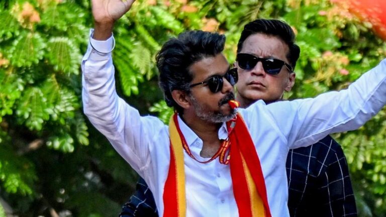 தமிழ்நாடு சட்டமன்றத் தேர்தலில் தவெக தொடர்ந்து வெற்றி முகம்