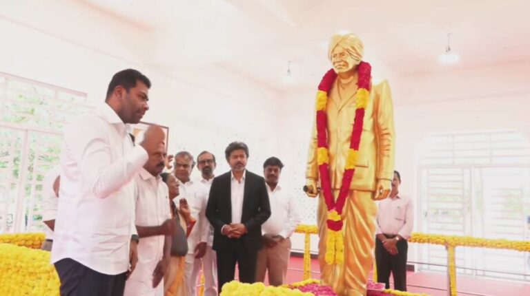 பண்டிதர் அயோத்திதாசர் சிலைக்கு முதலமைச்சர் விஜய் மரியாதை