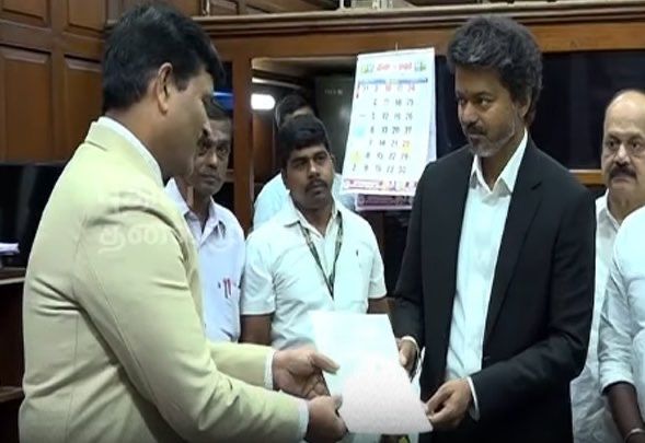 தமிழ்நாட்டின் புதிய சபாநாயகர் ஜே.சி.டி.பிரபாகர்!
