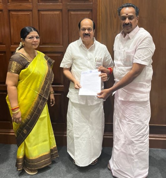 அதிமுகவில் அடுத்த அதிர்ச்சி… கரூர் எம்எல்ஏ எம்.ஆர்.விஜயபாஸ்கர் ராஜினாமா