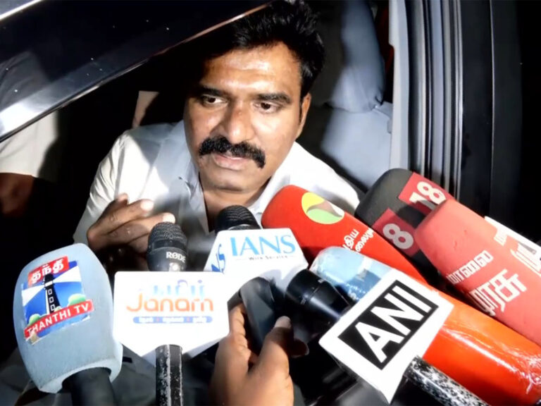 2 மாதத்தில் வைகை அணை தூர்வாரும் பணி: அமைச்சர் நிர்மல்குமார் பேட்டி