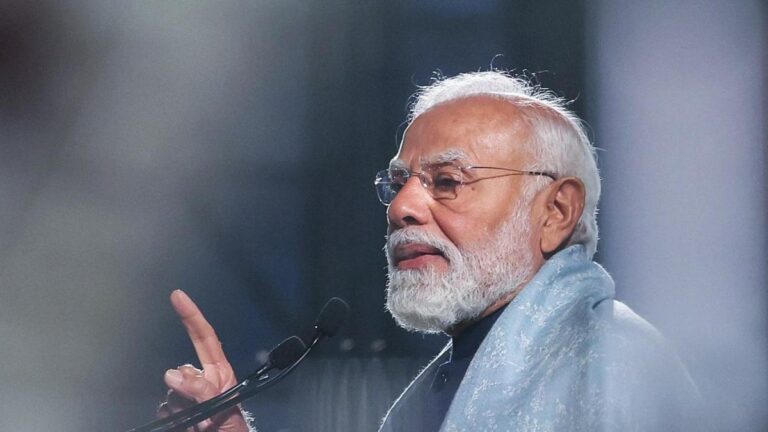 யாராக இருந்தாலும் தப்ப முடியாது: பிரதமர் மோடி மிரட்டல்