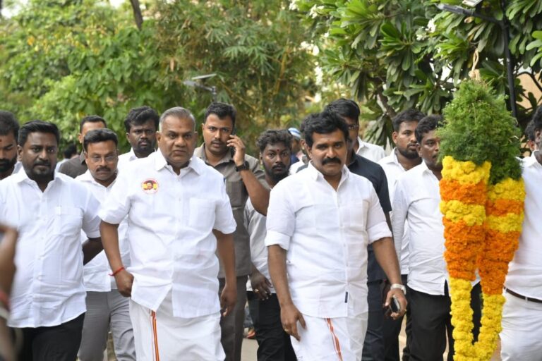 அரசு வழக்கறிஞர்கள் நியமனத்தில் ஊழல்: ஆனந்த், நிர்மல்குமார் மீது திமுக புகார்!