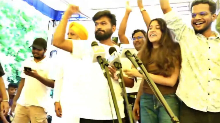 கரப்பான் பூச்சிகளிடம் யாரும் மோத வேண்டாம்: அபிஜித் தீப்கே எச்சரிக்கை