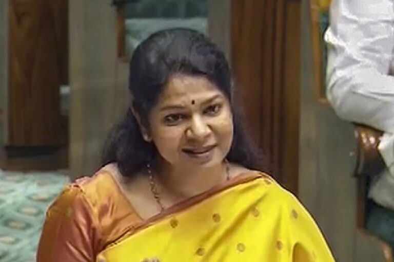 திமுகவினர் மீது போலீஸை ஏவும் தவெக அரசு: கனிமொழி எம்.பி கண்டனம்