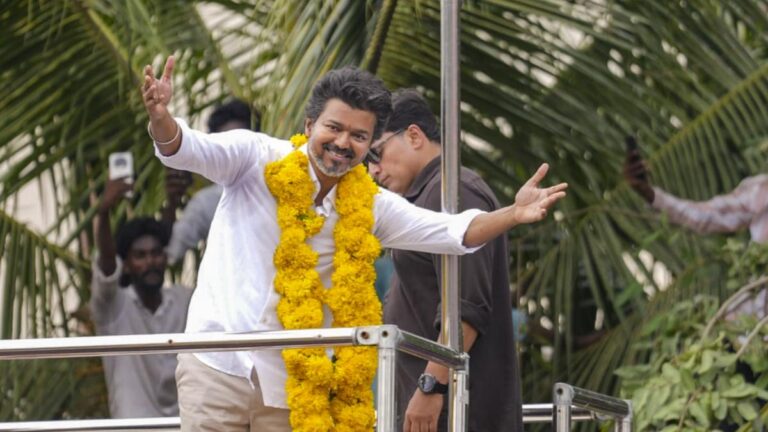 விஜய் 3 வாரத்தில் பதிலளிக்க வேண்டும்: உயர்நீதிமன்றம் அதிரடி உத்தரவு