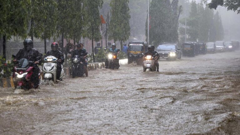 தென்மேற்கு பருவமழை தீவிரம்… 5 மாநிலங்களுக்கு ரெட் அலர்ட்