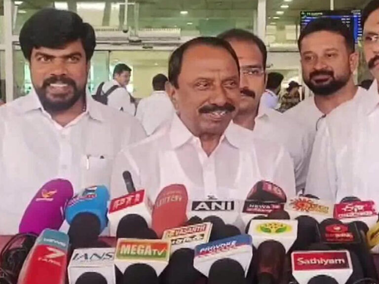 சட்டமன்றத்தில் விஜய் இடம் மாறியது ஏன்?: அமைச்சர் செங்கோட்டையன் விளக்கம்