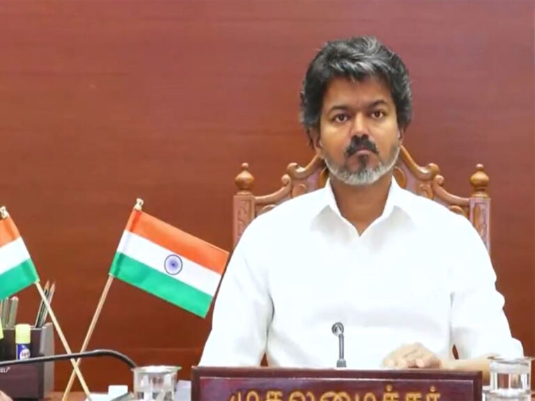வெள்ளத்தில் சிக்கிய தமிழர்கள்….நேபாளத்திற்கு விரையும் தமிழக அதிகாரிகள் குழு