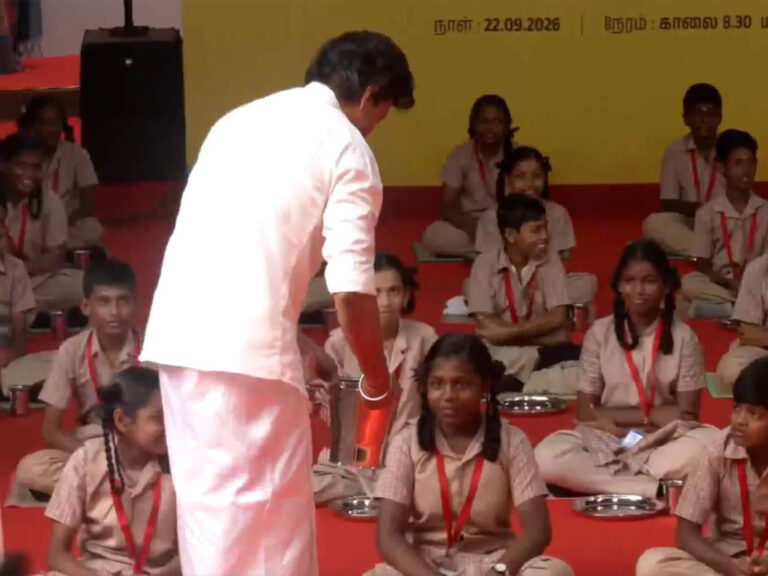 காமராஜர் காலை உணவுத் திட்டம் விரிவாக்கம்: விஜய் தொடங்கி வைத்தார்!