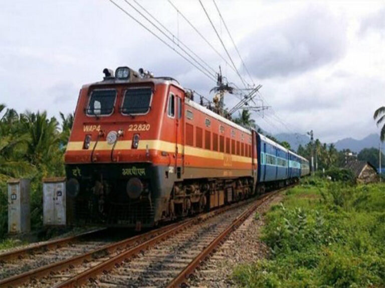 மதுரை மீனாட்சி அம்மன் கோயில் கும்பாபிஷேகம்: சென்னையில் இருந்து சிறப்பு ரயில்கள்