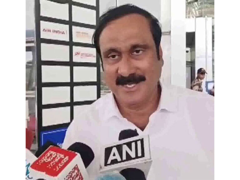 தாராபுரத்தில் 5 அமைச்சர்கள் கூட்டத்தில் மின்தடை: அன்புமணி கடும் தாக்கு