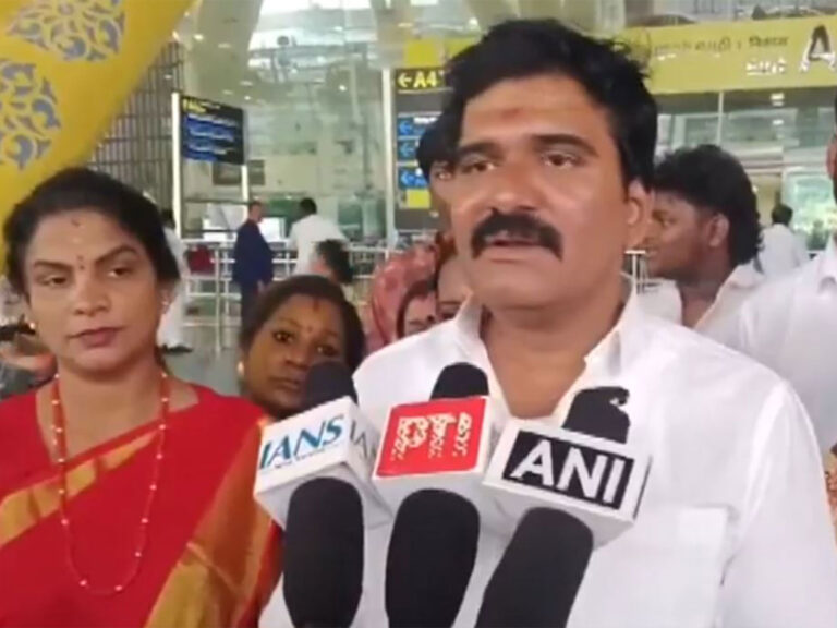 ரூ.1 கோடி கேட்டு அமைச்சர் நிர்மல்குமாருக்கு அதிமுக நோட்டீஸ்!